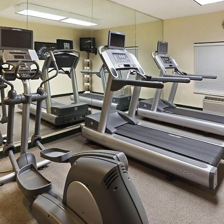 Fairfield Inn & Suites Charlotte Arrowood Экстерьер фото