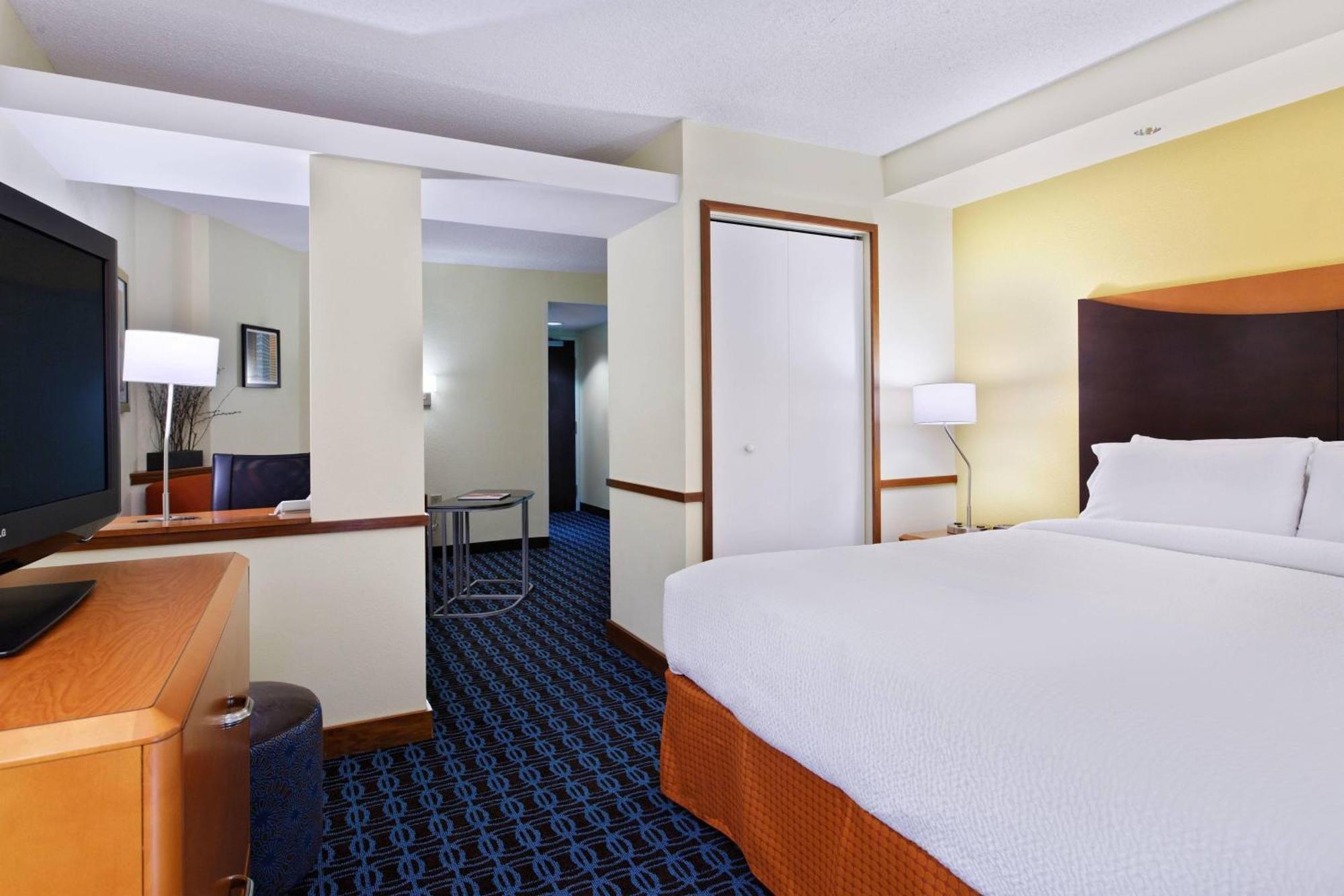 Fairfield Inn & Suites Charlotte Arrowood Экстерьер фото